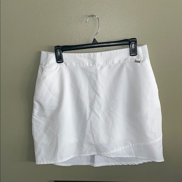 EXCELLENT CONDITION WOMEN’S MEDIUM GREG NORMAN WHITE SKORT - Picture 1 of 10
